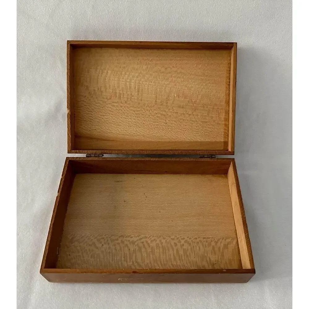 Art Nouveau Carved Tiger Maple Wood Trinket Box - Picture 2 of 7